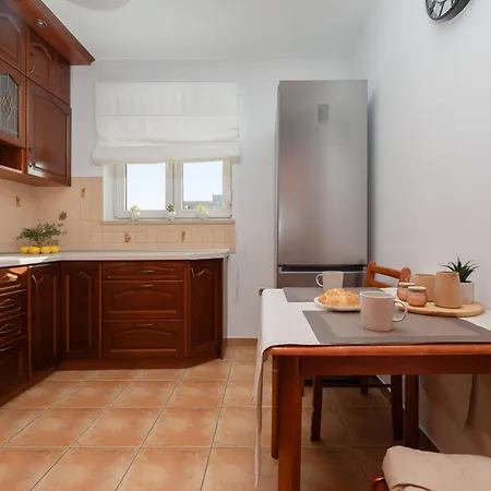 Elegant With Parking Close To Metro Station By Renters