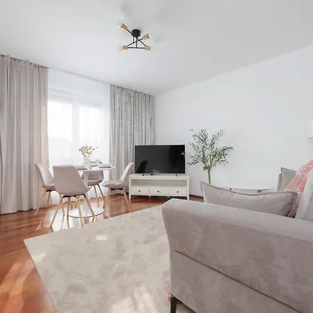 Elegant With Parking Close To Metro Station By Renters *