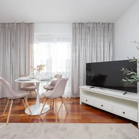 Appartement Elegant With Parking Close To Metro Station By Renters *