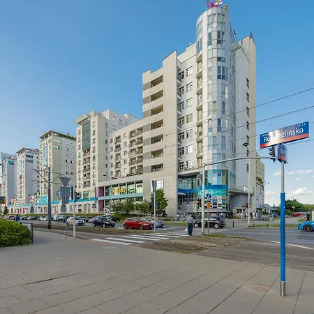 Elegant With Parking Close To Metro Station By Renters Appartement